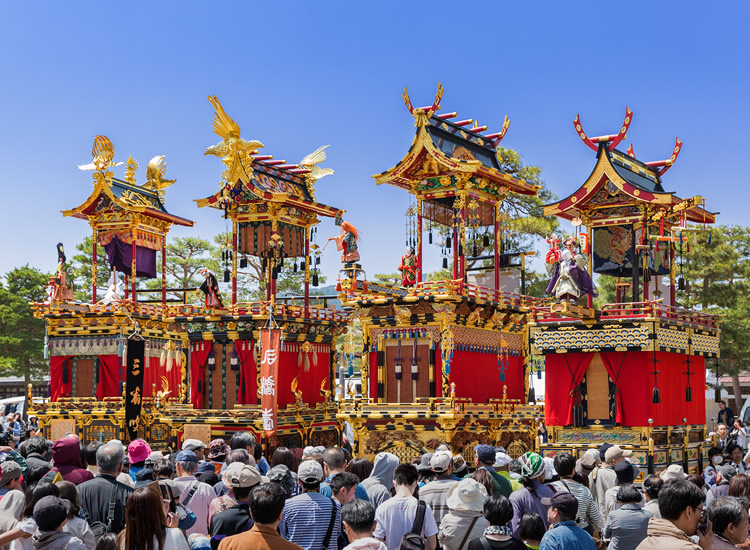 春の高山祭