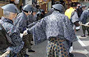 屋台曳きの装束