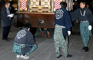 屋台曳きの装束