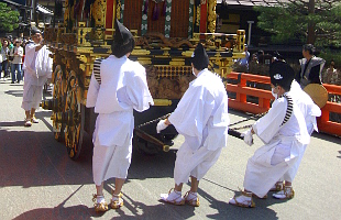 屋台曳きの装束